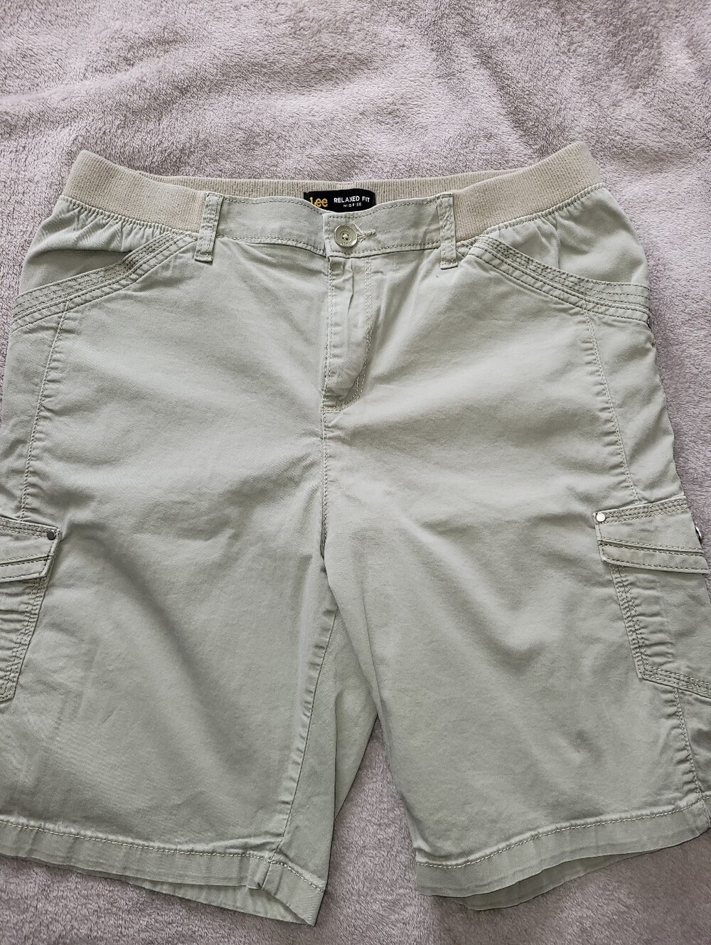 Lee Sage Green Cargo Shorts with Comfort Waist